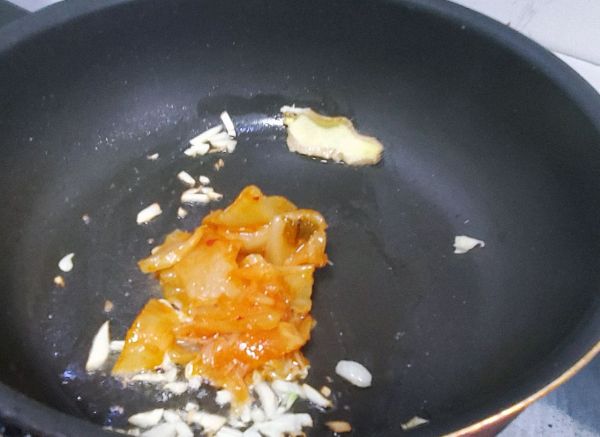 泡菜菌菇豆腐锅