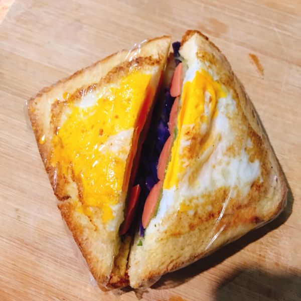 鸡蛋火腿三明治