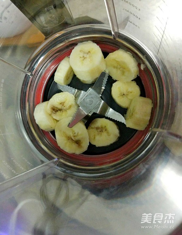 香蕉奶昔的做法