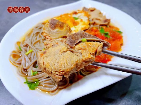 排骨番茄煎蛋荞麦面