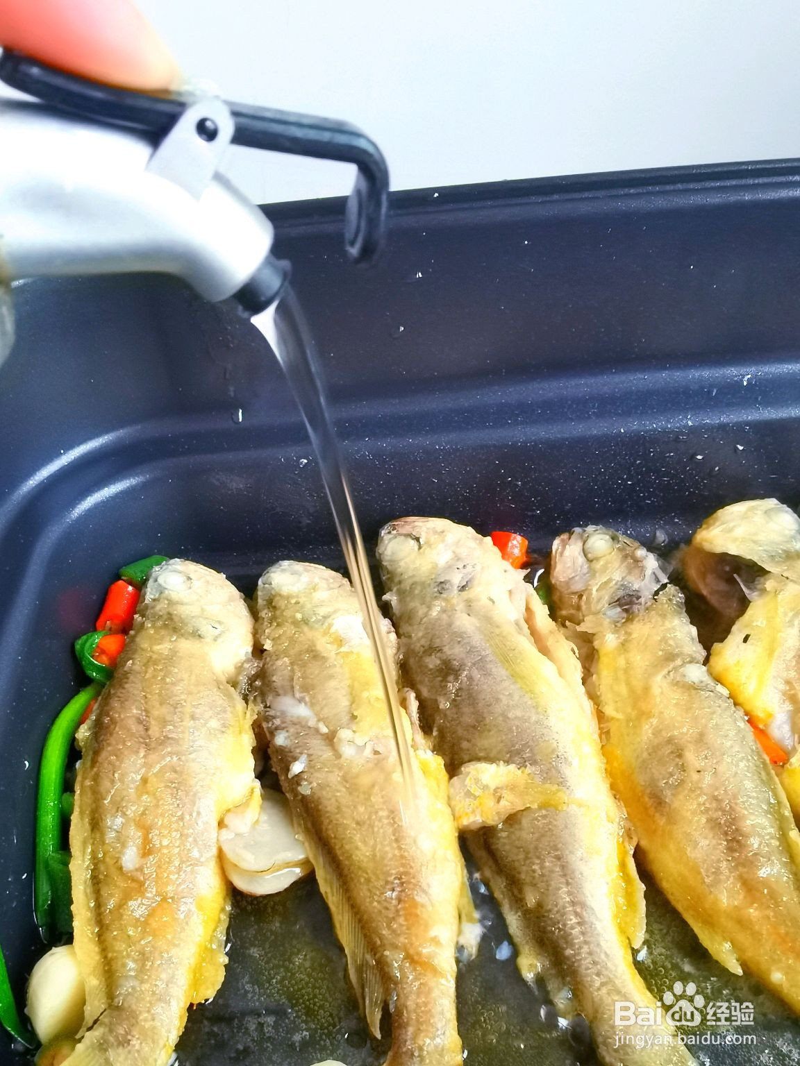 麻辣双椒小黄鱼的做法