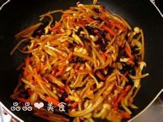 素菜也很美味——鱼香素丝
