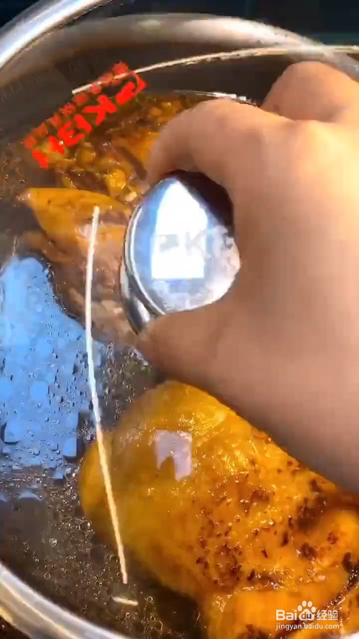 如何在家制作超级好吃下饭的酱香鸡腿肉