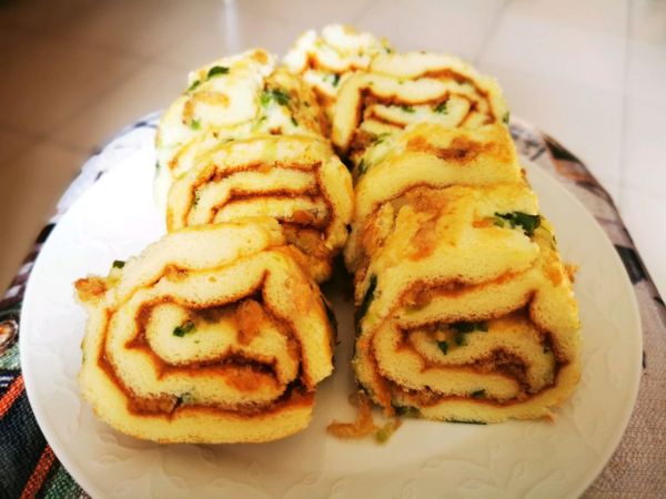 葱香肉松面包卷