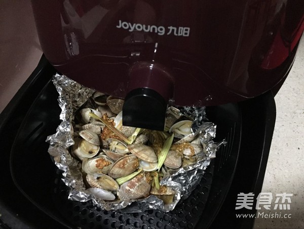 蒜蓉烤花蛤的做法