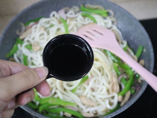 青椒肉丝炒乌冬