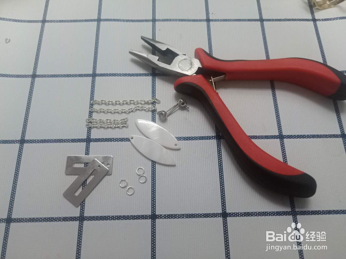 怎样制作简易的手工耳坠
