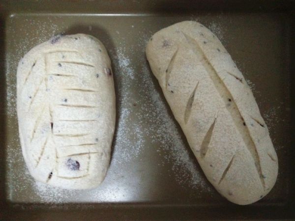 蔓越莓黑芝麻酸奶软欧