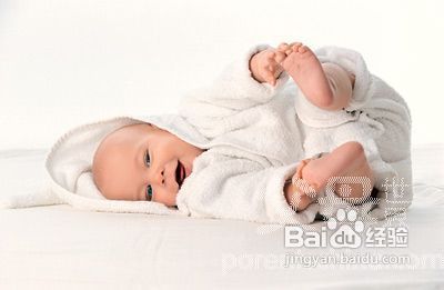 宝宝睡姿各有利弊