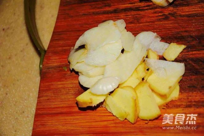 腊肉炒扁豆的做法