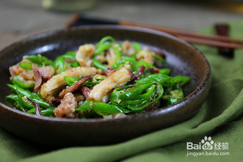 杭椒爆鲜鱿的做法