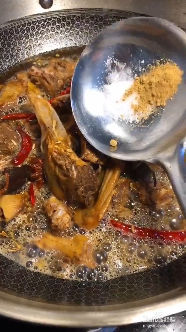 如何在家自制美味的啤酒鸭