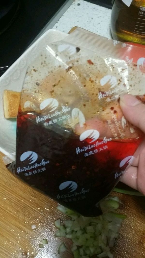 罗勒叶香辣炒鱼豆腐