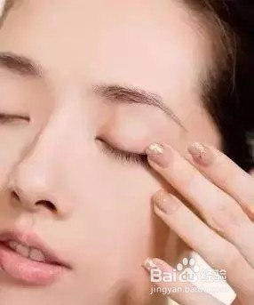 眼线晕妆怎么办?