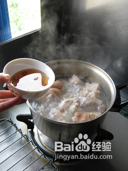 胶原蛋白这么补--美白猪蹄汤