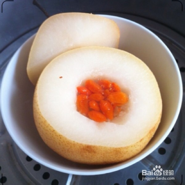 冰糖枸杞雪梨煲的做法