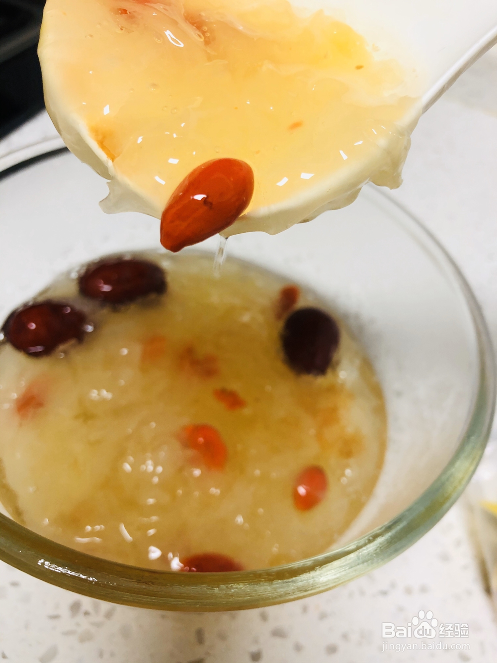 给老公做银耳枸杞羹