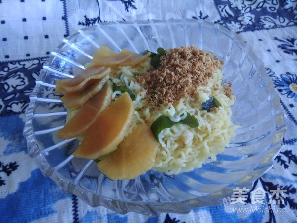 肉松泡菜拌方便面