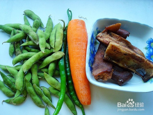 毛豆胡萝卜炒肉皮的做法