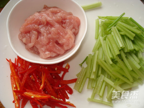 杏鲍菇炒肉的做法