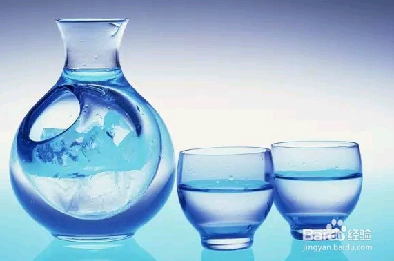 自制“清洁剂”清理卫生间死角