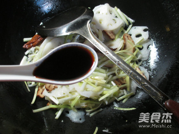 香干韭菜芽炒莲藕