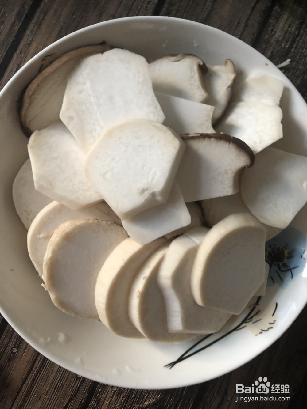 香气浓郁的素炒鸡腿菇