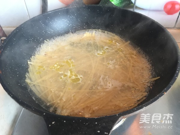 鱼子酱三文鱼意面