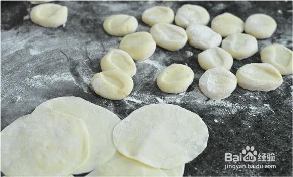 家庭自制猪肉韭菜莲藕饺子