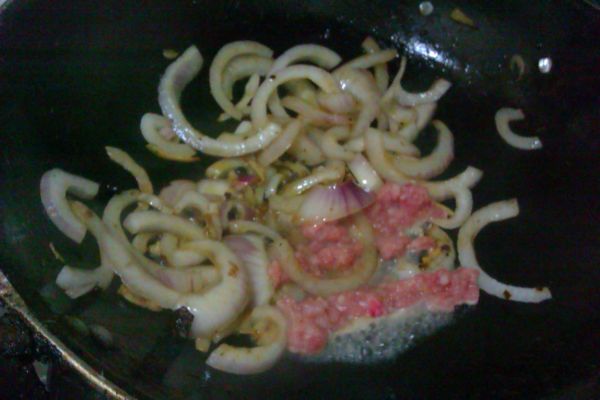肉末炒葱头芹菜