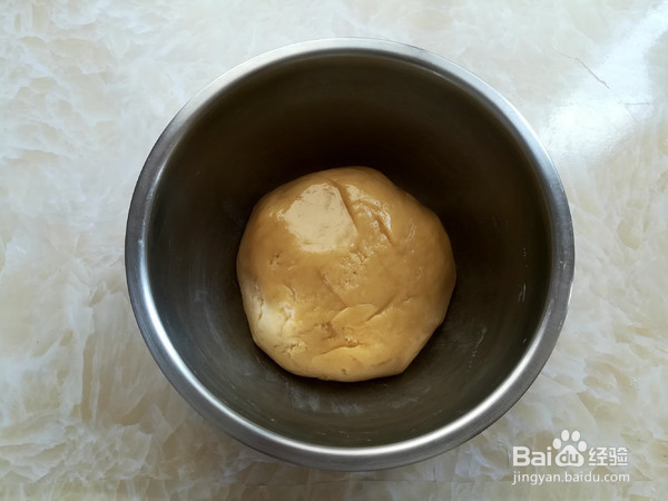 白莲蓉蛋黄月饼的做法