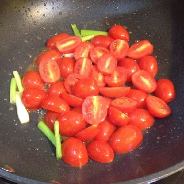 蕃茄鸡蛋香菇面