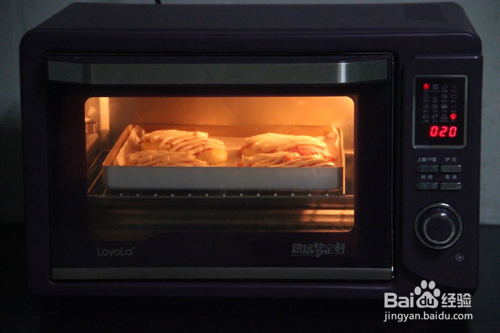 培根沙拉面包的做法