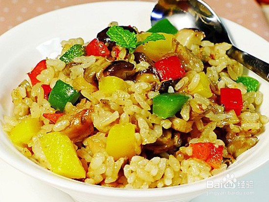 鸡肉蘑菇焖饭怎么做?