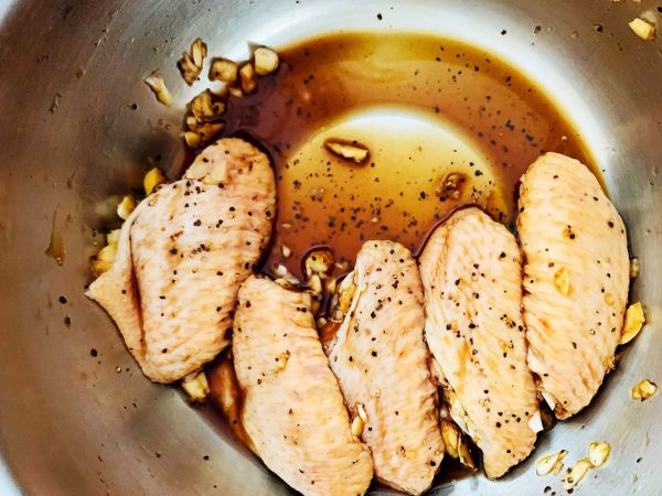 黑胡椒蒜香鸡翅