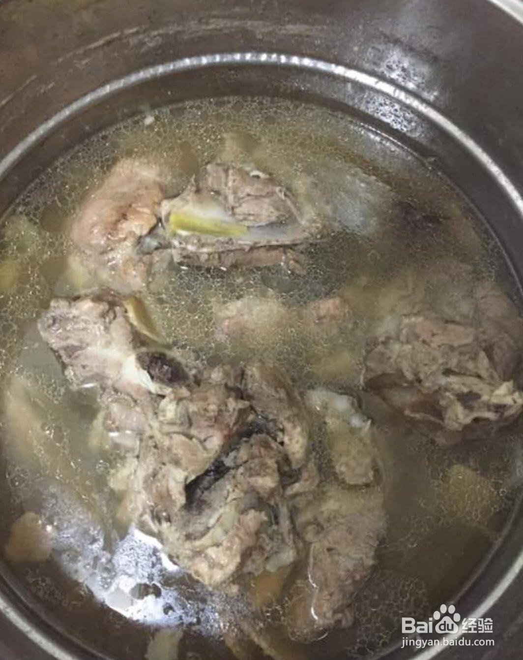 大骨头酸菜汤的做法