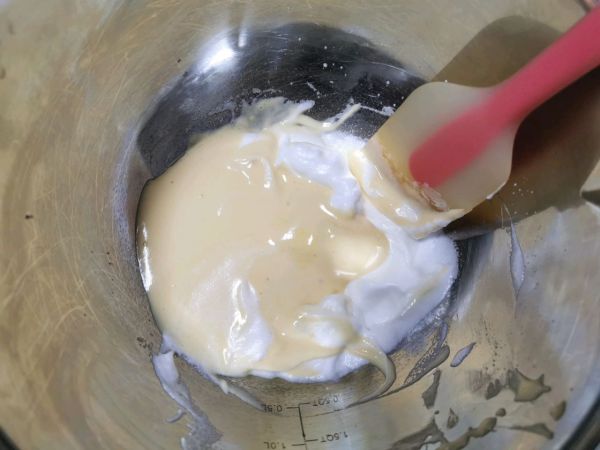 牛油果酱班尼迪克蛋