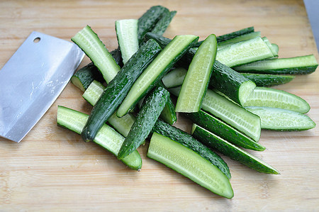 夏季祛暑必备良品，辣酱凉拌黄瓜帮你降温