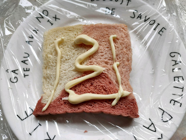 鸡蛋沙拉三明治