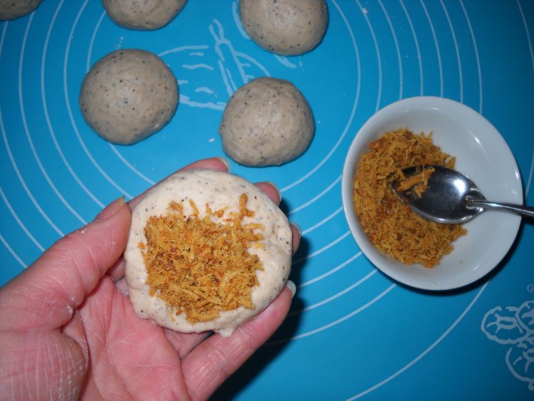 想吃黑豆肉松餐包？轻轻松松就能学会