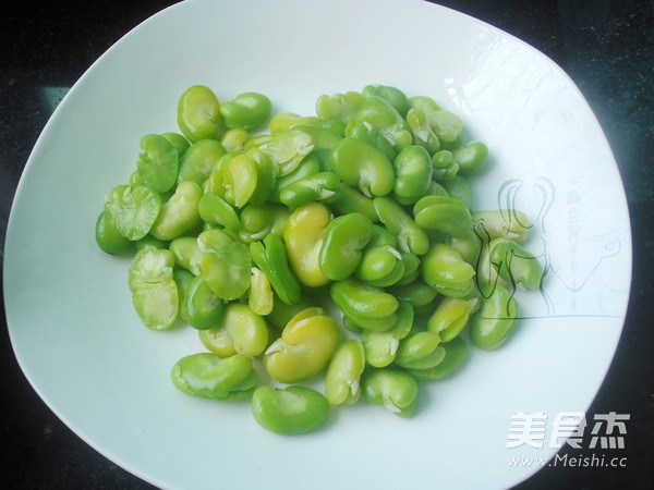 沙茶蚕豆炒鸡丁