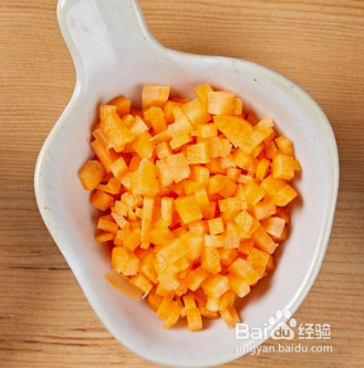 11个月宝宝补铁补钙辅食----腰果鸡丁焖饭