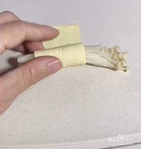 如何做烧烤味的豆皮金针菇卷