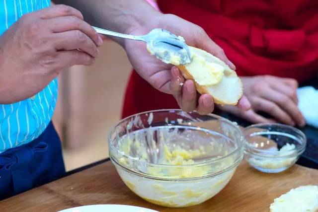 啤酒青口的做法，妈妈们快学学吧！