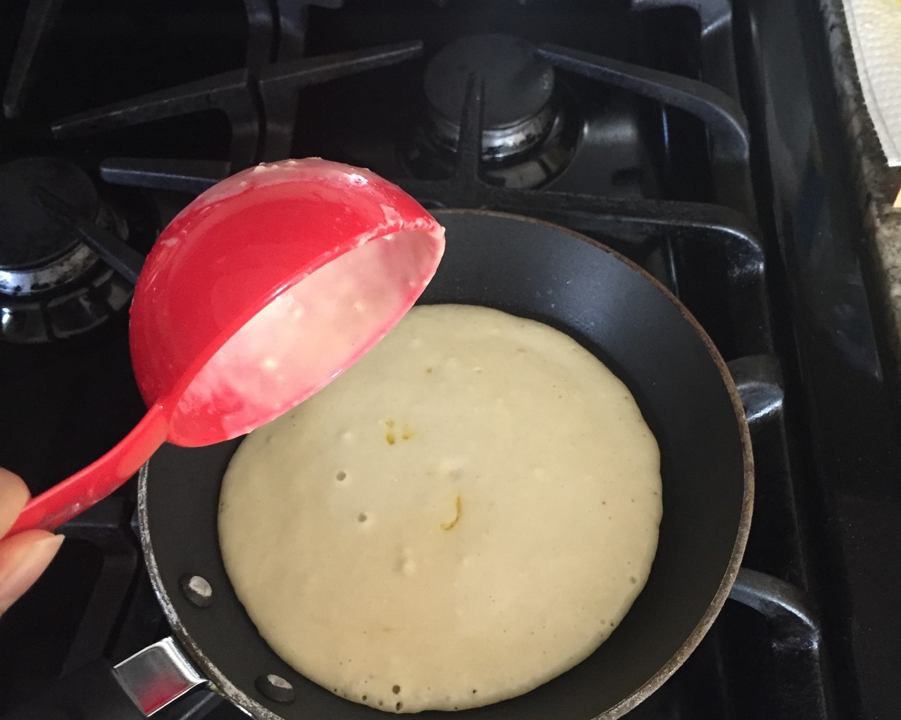 一款神奇的美食—香蕉鳄鱼果pancake