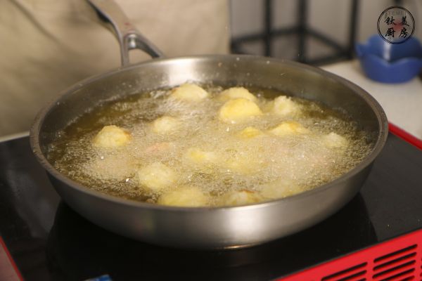 咸蛋黄虾仁豆腐
