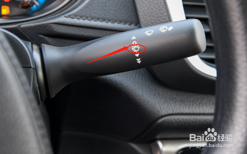 丰田致享车辆雨刮器的使用方法