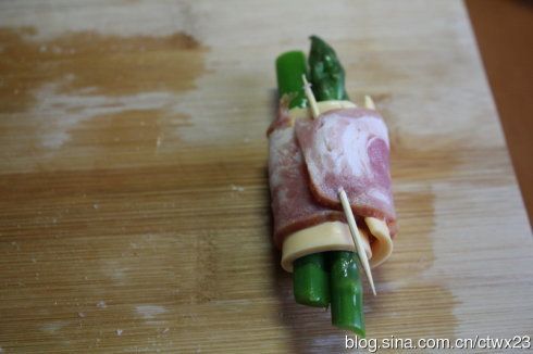 芝士培根芦笋卷