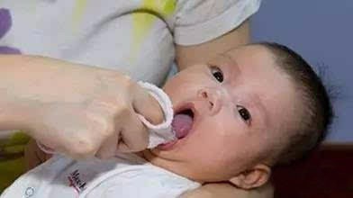 宝宝怎么预防色素牙