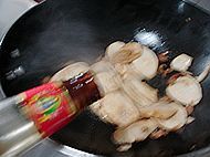 虾米炒鸡腿菇做法